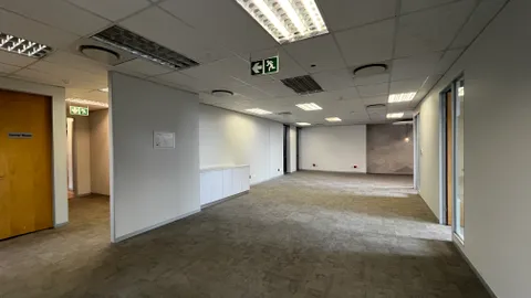 82 Grayston Drive in Sandton has a 489m² 4th Floor Office Space Available To Let (39)